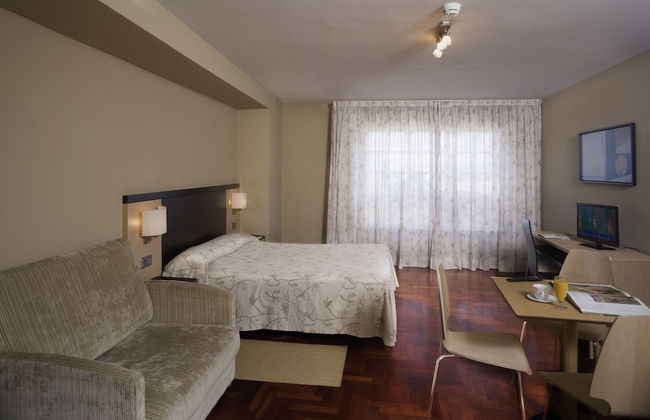 Apartamentos Portazgo - Photo 6