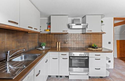 Sabina Monteurwohnung I 75 Zoll TV I KÜCHE I BAD I BACKOFEN I - Foto 11