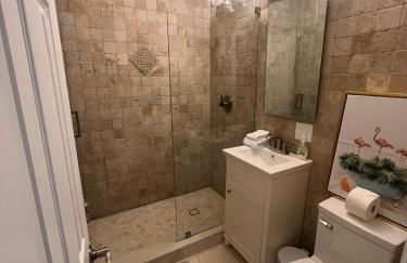 Entire home in Biscayne Park, Florida - Foto 21