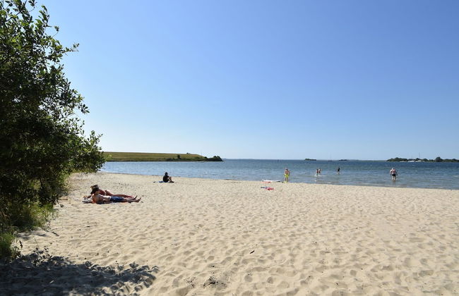 Cosy Holiday Home With Large Garden - Photo 12