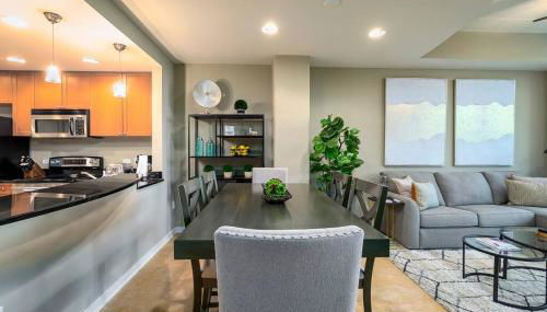 Stunning & Luxurious 2Bed 2Bath Open floor plan - Foto 4