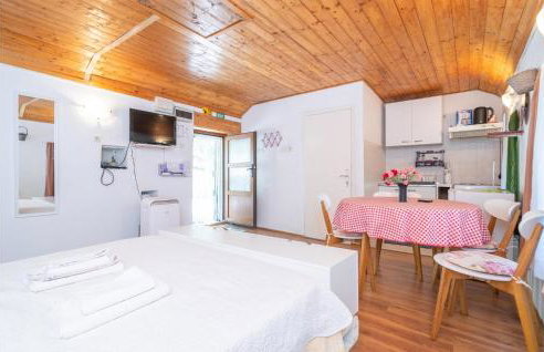 Beautiful Home In Gruda With Wifi - Photo 16