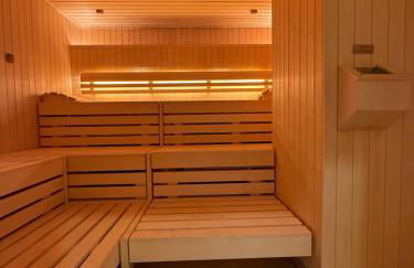 Bad Seerose mit Seeblick, Dachterrasse, Pool und Sauna - Photo 17