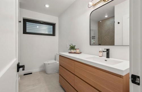 Modern Coastal City Stay Waterfront and Airport - Foto 7