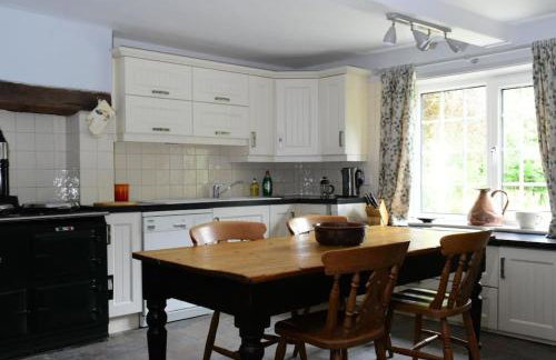 Stunning Manor Farmhouse - Photo 8