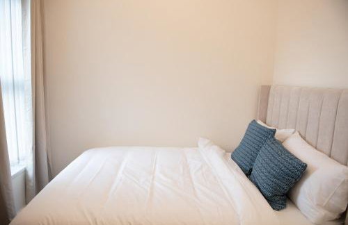 Modern City Living, 1km from the Heart of Town! - Photo 4