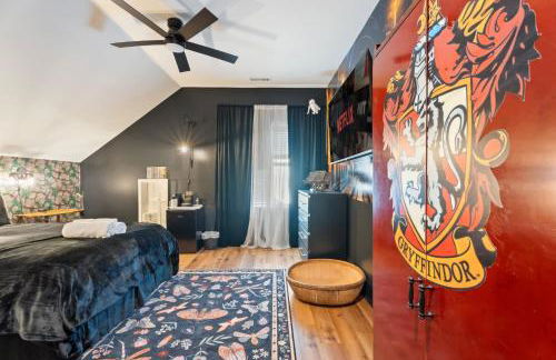 4BR Themed Stay Suite Near NC State Downtown Sleeps 10 - Foto 28