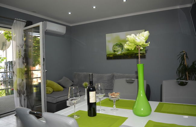 Green-beautiful Modern Apt. With Balcony & Garden - Foto 17