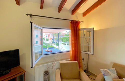 Asteraki Poolside Apartment by DadoVillas - Foto 17