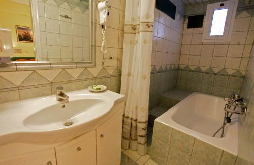 Odeon Hotel - Photo 70