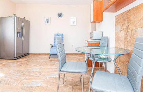 5 Bedroom Lovely Apartment In Raslina - Foto 15