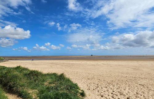 Humberston Boathouse Lodge & Hot Tub - Cleethorpes Beach Cabin Chalet - Foto 18