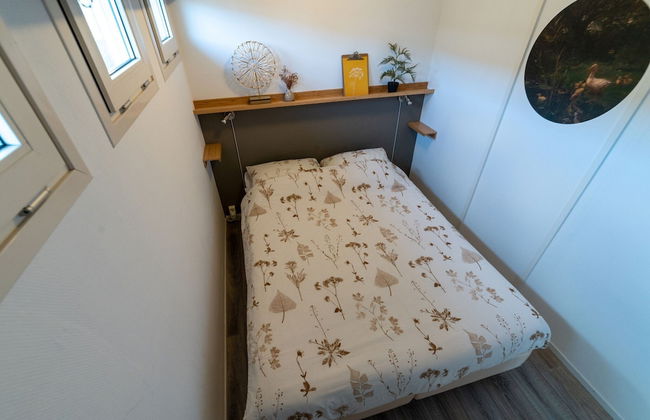 Canal-side Stay, Giethoorn - Photo 3