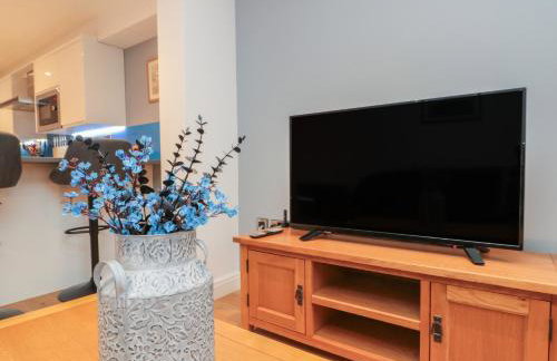 Blue Peter Engine Shed - Photo 6