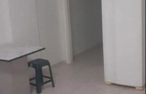 Apartamento inteiro, completo para até 8 pessoas por locação Não é divido com outros pessoas apenas significa que vc pode locar que tem capacidade para até 8 pessoas mas a locação sempre é individual de quem locou Check in possível nas 24 hrs - Foto 5