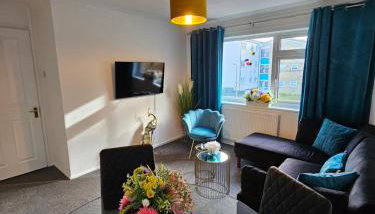 Large Stylish 2 Bedroom Apartment Stevenage Sleep 6 - Foto 5