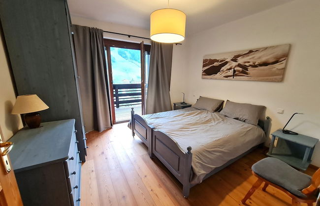 Apartment With Balcony and Mountain Views - Photo 2