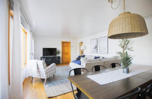 4 br Lakehouse, Fire Pit, King Beds, Bunk room - Foto 8