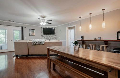 Dutch Creek Cottage- 10 mins to Lake Murray! - Foto 16