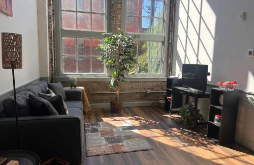 Prime 2BR Condo Historic Morris Ave, Downtown Birmingham - Photo 3