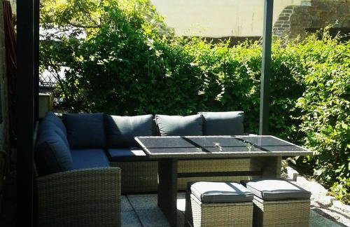 Beautiful village home close to all attractions - Foto 9