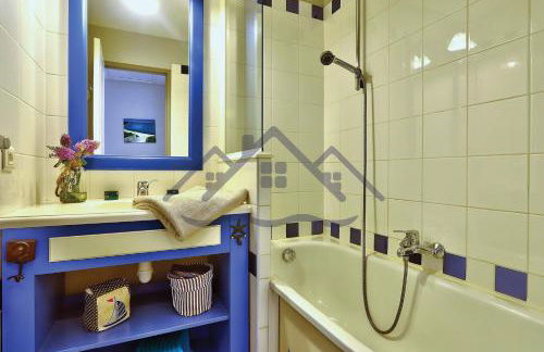 LocaLise - Maison E2 au Guilvinec - A 20m de la mer avec jardin et piscine - Tout à pied, plage, port, centre commerces, marché - Wifi inclus - Vue mer de la chambre - Animaux bienvenus - Linge de lit inclus - Foto 20