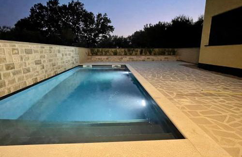 Geschmacksvolle Ferienwohnung mit Pool nur 60 m vom Strand für bis 5 Personen - Foto 1