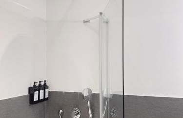 Modernes Wasserfront Wohnung, Terrasse, Parkplatz - Foto 29