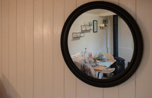 Shepherdshut-hot Tub-cotswolds-petfriendly - Photo 24