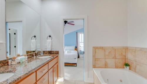 Vibrant Trendy Two Bedroom Home Near Marathon Village - Foto 5