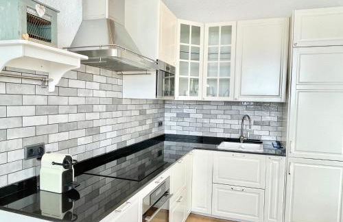 Villa Only Adults 2 Pax · Piscina Privada · A/C · WIFI · BBQ - Foto 3