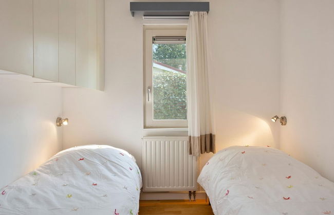 Light and Quiet Chalet With Beautiful Terrace Near Historic Goedereede - Foto 2