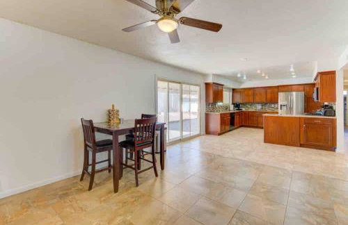 Arcade game room, 2 king beds, ev chargers - Foto 33