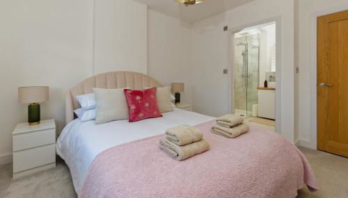 Stylish 3BR House with Free Parking & Garden - Foto 4