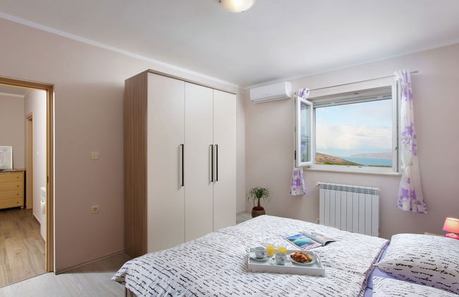 Detached Villa With Private Pool Located on Hill Overlooking Kvarner - Foto 8