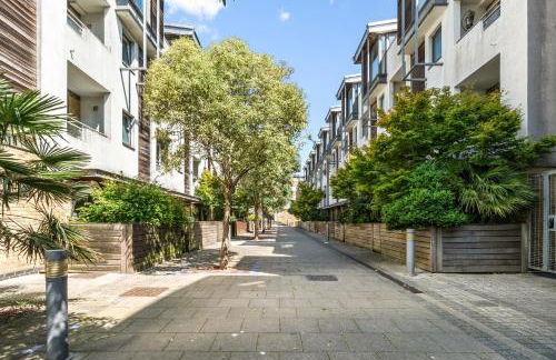 Luxury Apartment - Balcony - Prime Location - Sleeps 5 - Foto 16