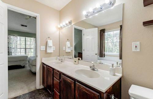 Aerie Oaks Cottage-5min to Lake, 20min to Columbia - Foto 10