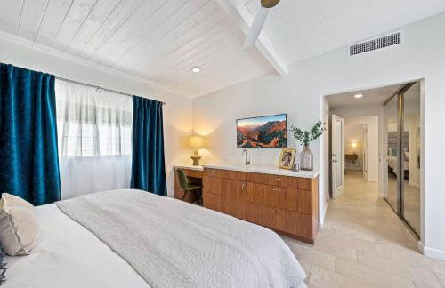 Luxurious Tennis Club Bungalow 1 with Mountain Views and Walks to Downtown Palm Springs! - Foto 20