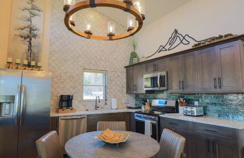 VVCR - Cabin 6 (1-Bed, Modern, Luxury w. Hot Tub) - Photo 5