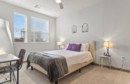 Cozysuites PHX RORO Gym Pool Pets Parking #13 - Photo 8