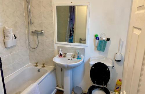 Cosy Contractors Retreat in Batley - sleeps 3 - Foto 4