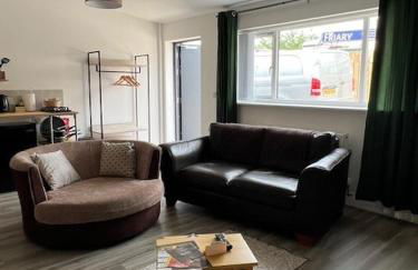 Modern Barn Conversion - Photo 43