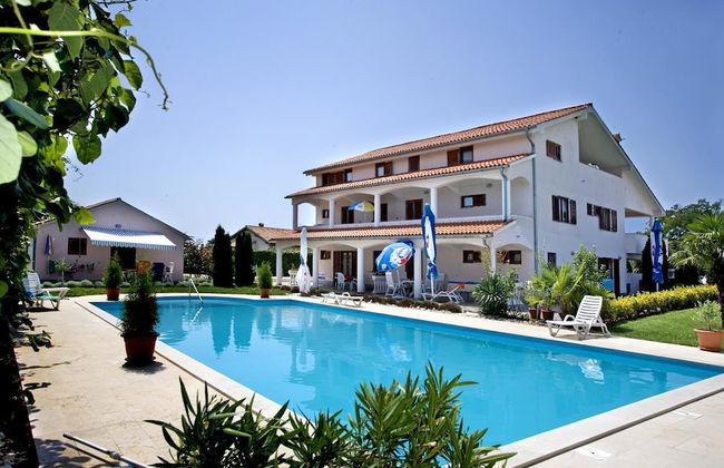 Apartments Anastazija - Photo 1