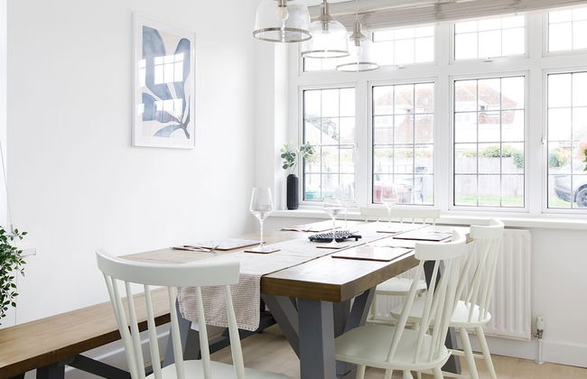 Bright Modern 4 br House 100 Metres From Beach - Photo 9