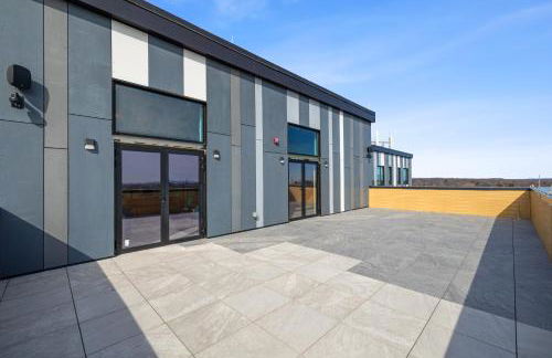 2BR 2BA, King bd, Gym, Free Parking, 8min to Train - Foto 63