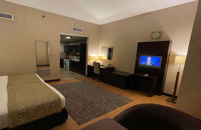 Tulip Creek Hotel Apartments - Photo 9