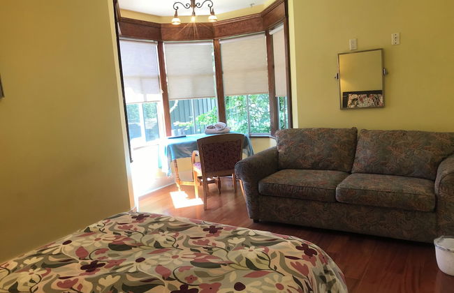 West Broadway guesthouse - Photo 23