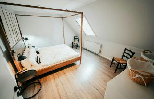 Renovated Semi-Detached House With Garden Views - Foto 24