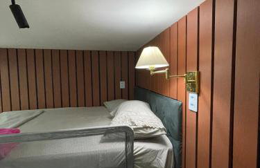 Adorável Tiny house 5, ar, cozinha completa, wifi e tv smart - Foto 2