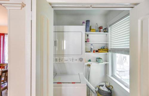 Lovely Westerley Home with Yard and Grill! - Foto 26